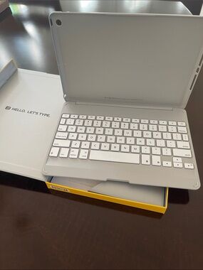 ZAGG Apple IPad Air Folio Keyboard Case - White/Grey Slim Bluetooth Keyboard